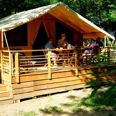 © Camping La Châtaigneraie - <em>Camping La Châtaigneraie</em>