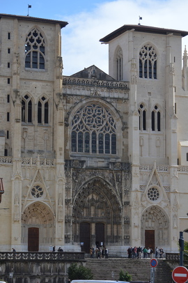 Exposition photos des chapiteaux Romans de la Cathédrale Saint-Maurice de Vienne