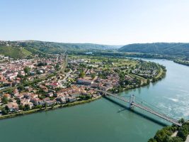 Visite guidée : Patrimoine et légendes de Condrieu