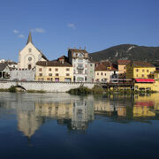 © Seyssel, au bord du Rhône - <em>P. Maillet-Contoz / Auvergne-Rhône-Alpes Tourisme</em>